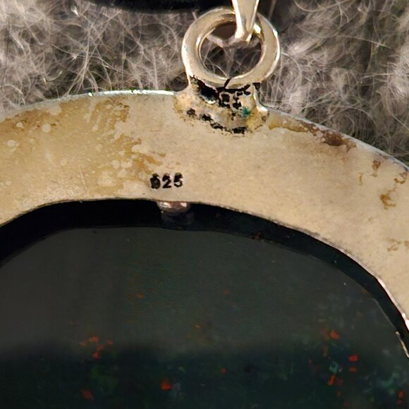 Copy - Bloodstone (agate) gemstone oval, pendant, silver plate, black cord, new - Picture 4 of 7